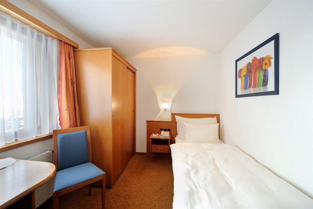 Tschugge Hotel 4*